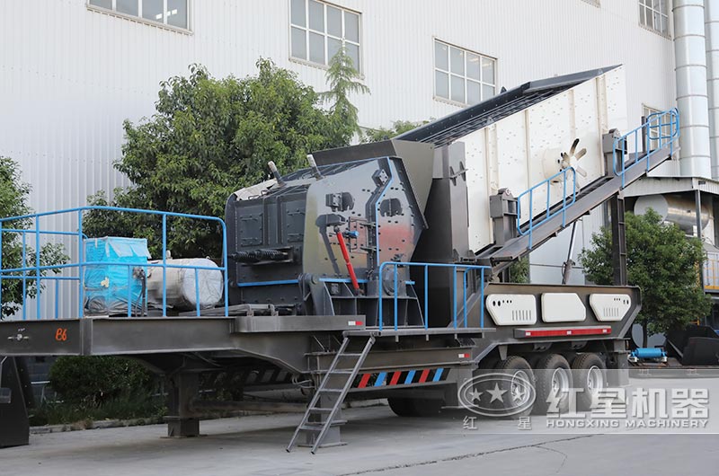 礦山移動磕石機(配反擊破) 礦山移動磕石機(配反擊破)