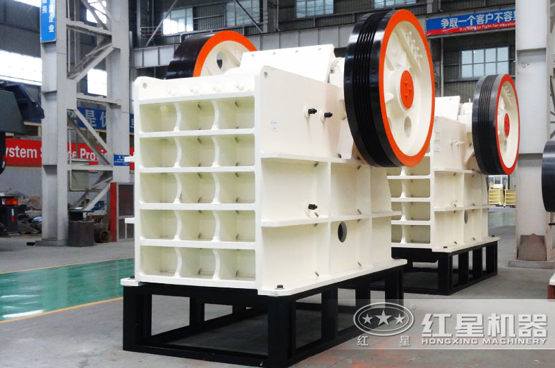 顎式破碎機，碎石力度大，產量1-2200t/h