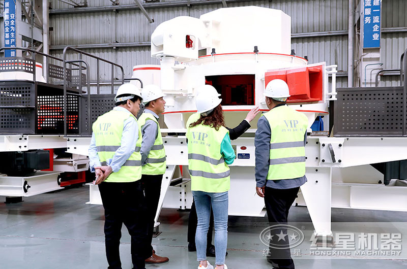 客戶來廠參觀，近距離了解設備