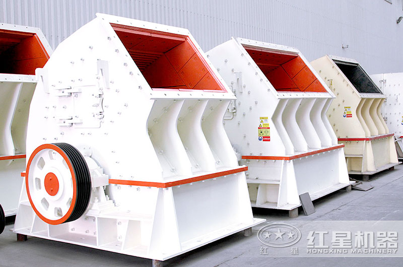 圖4:重錘式破碎機 圖4:重錘式破碎機