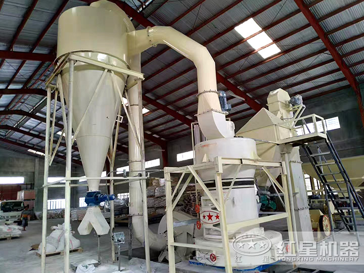 紅星雷蒙磨粉機(jī)現(xiàn)場 紅星雷蒙磨粉機(jī)現(xiàn)場