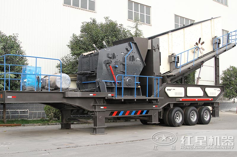 移動反擊式破碎機設(shè)備圖片 移動反擊式破碎機設(shè)備圖片