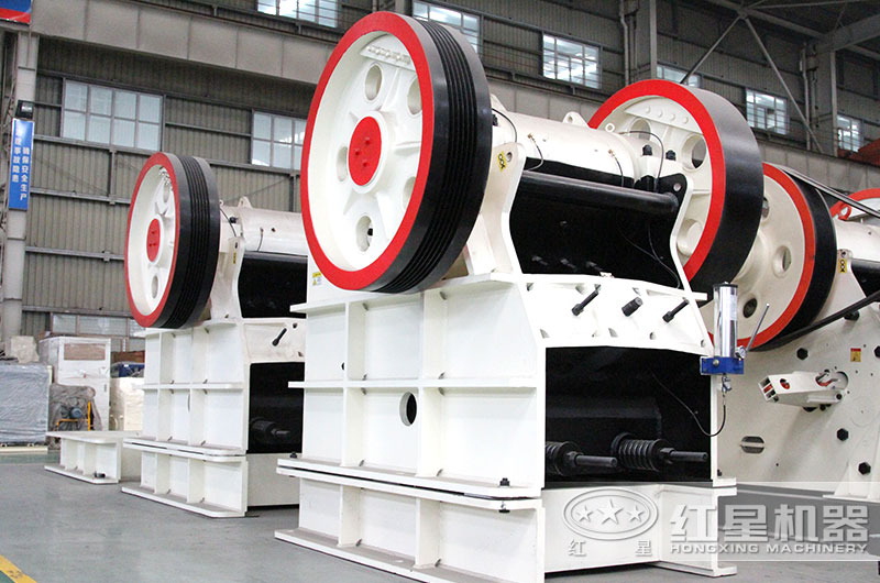 顎式破碎機設(shè)備圖片 顎式破碎機設(shè)備圖片