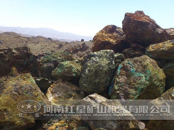 含金銅礦石 含金銅礦石