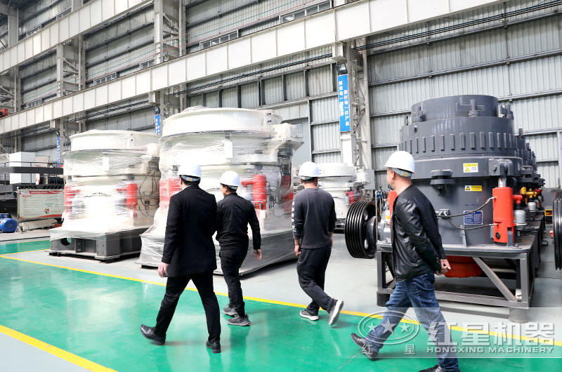 客戶來(lái)廠參觀選購(gòu)機(jī)器設(shè)備 客戶來(lái)廠參觀選購(gòu)機(jī)器設(shè)備